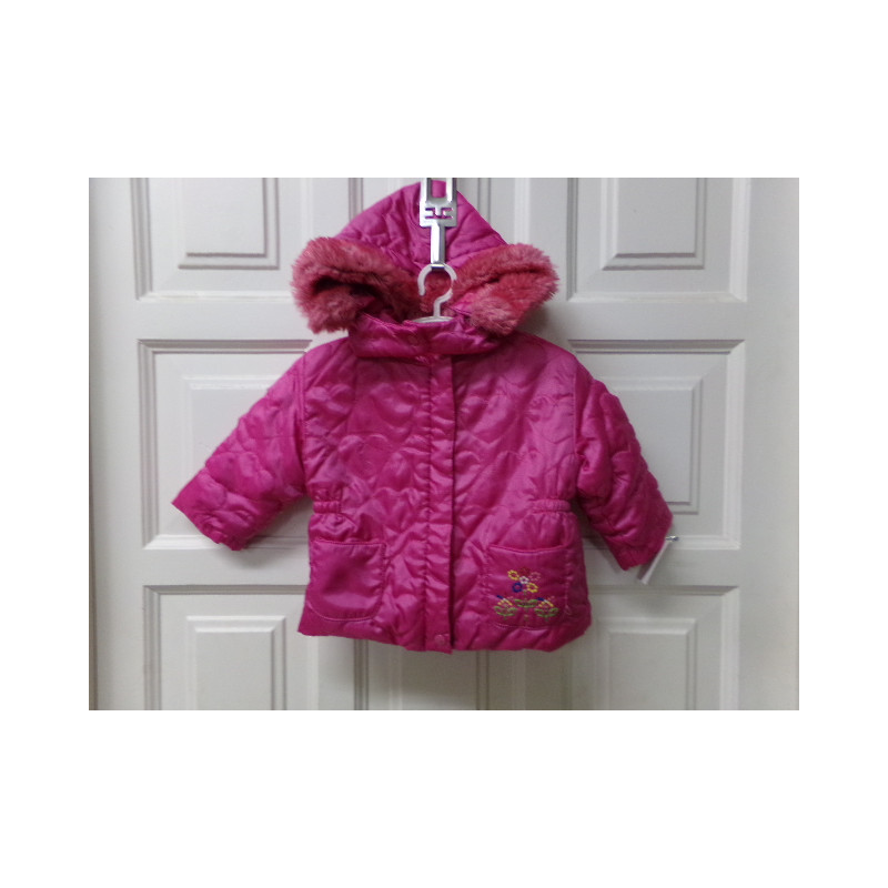 Abrigo Fucsia 6-9 meses Corte Inglés. Segunda mano.