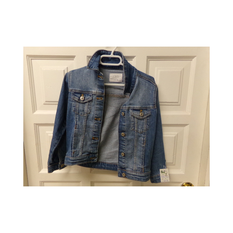 Cazadora vaquera Zara 8 años. Segunda mano.