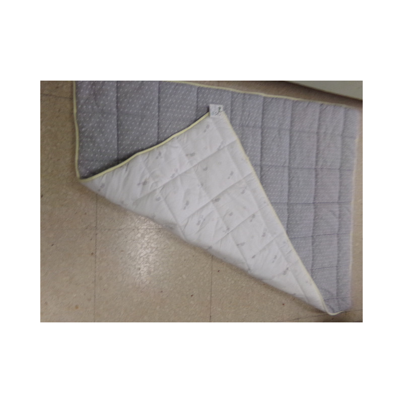 Edredón cuna reversible. Segunda mano.