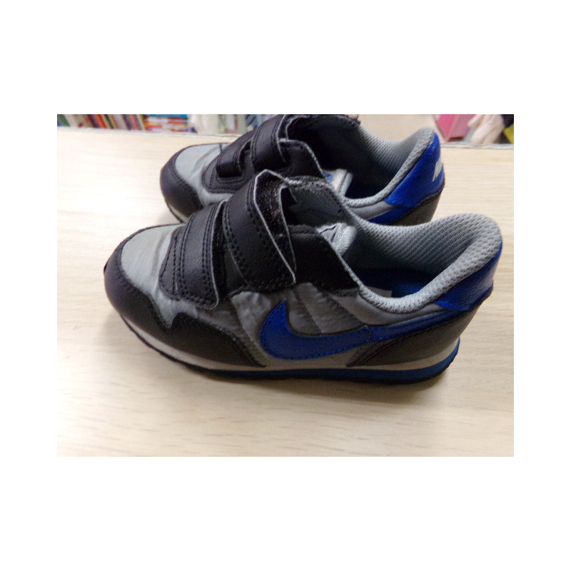 TENIS NIKE 26