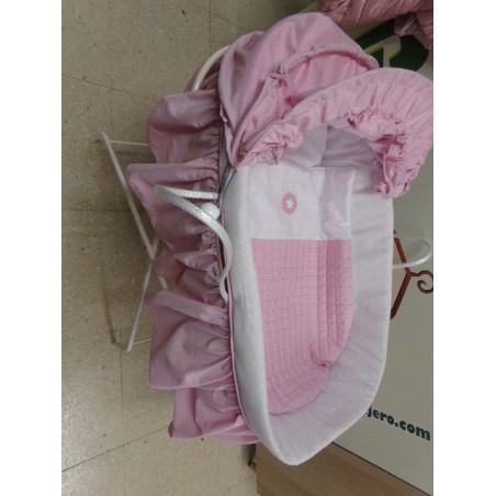 Moisés con vestidura Cambrás, juego de sábanas y protector colchón. Segunda mano.