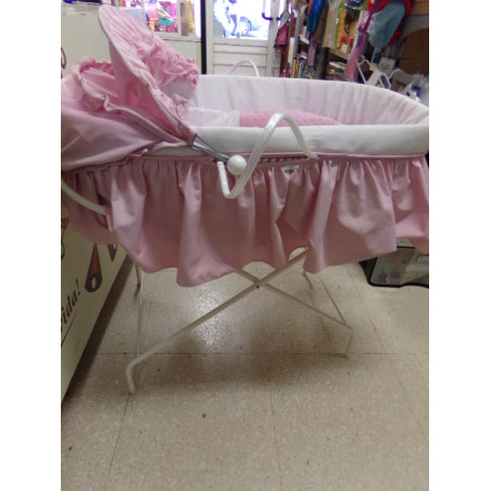 Moisés con vestidura Cambrás, juego de sábanas y protector colchón. Segunda mano.