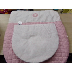 Moisés con vestidura Cambrás, juego de sábanas y protector colchón. Segunda mano.