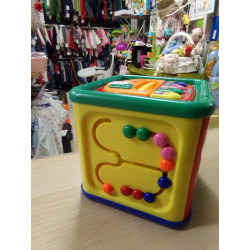 Cubo actividades. Segunda mano.