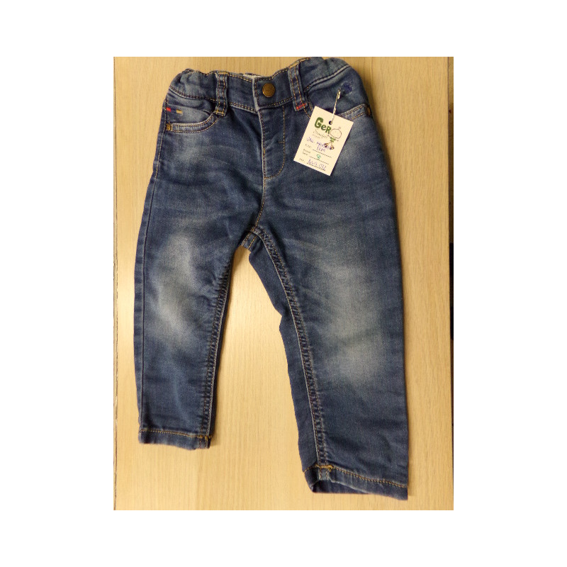 Pantalón vaquero Mayoral niño 12 meses. Segunda mano.