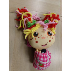 Muñeca Flipzze fresa de trapo. Segunda mano.