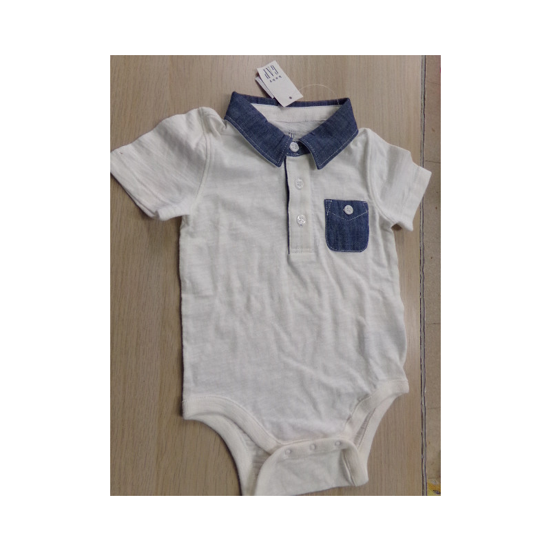 Body GAP 12-18 meses. A estrenar.