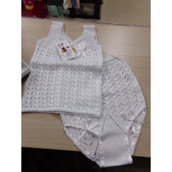 Camiseta interior y braguita 18 meses. A estrenar.