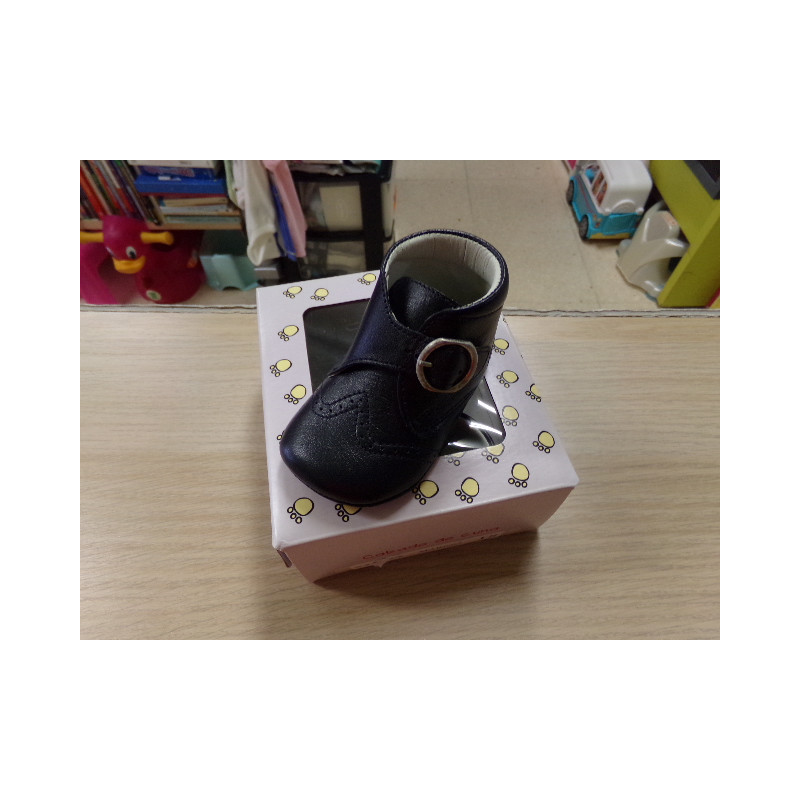 Botita azul marino nº 18. A estrenar.