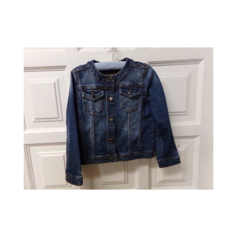 Cazadora vaquera 4 años. Segunda mano.