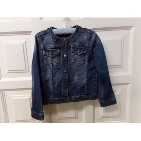 Cazadora vaquera 4 años. Segunda mano.