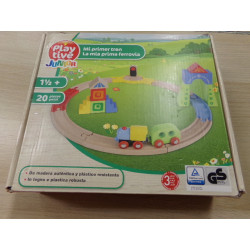 Tren de madera. Segunda mano.