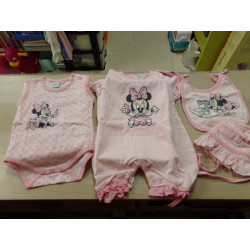 Conjunto Minnie 1-3 meses, Body, pijama y gorrito. A estrenar.