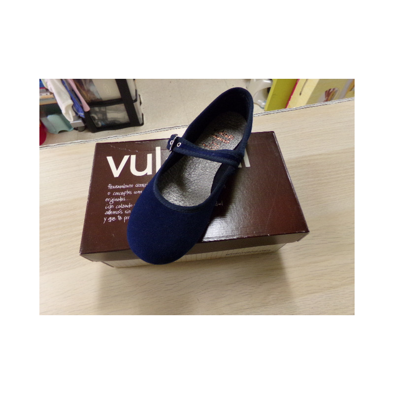 Merceditas azul marino Vul.ladi nº 32. Segunda mano.