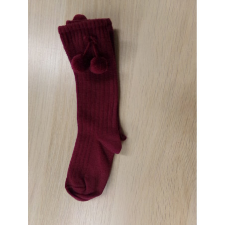 Calcetines nº 22-24 granate con pompones. Sin uso.
