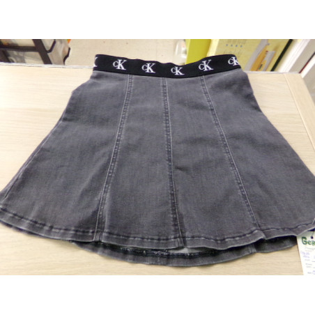 Falda vaquera Calvin Klein 8-9 años. Segunda mano.