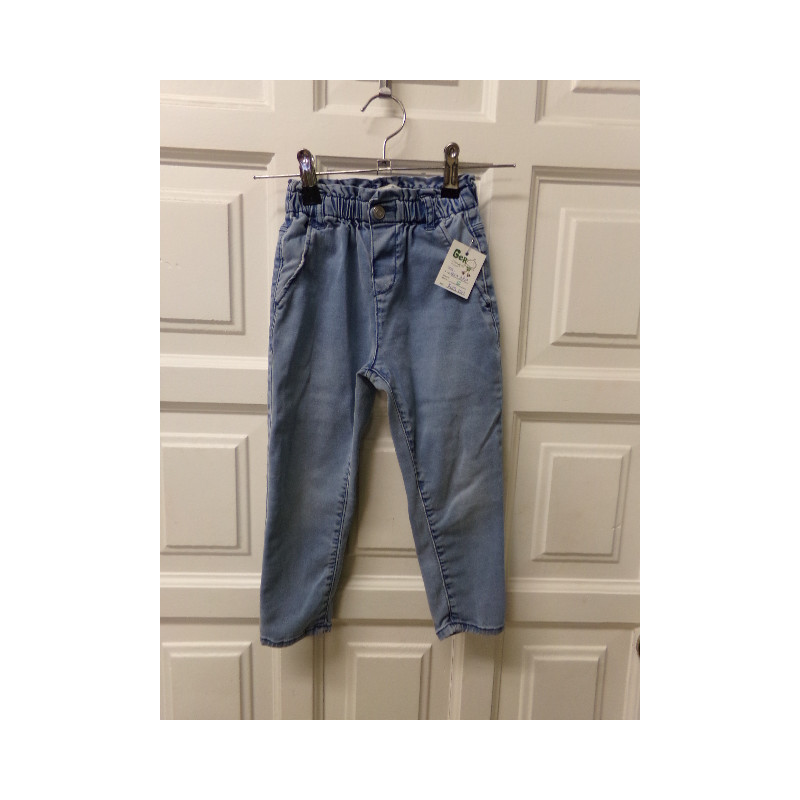 Pantalón vaquero Zara 3-4 años. Segunda mano.