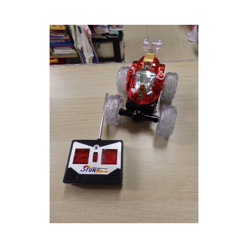 Coche con mando. Segunda mano.