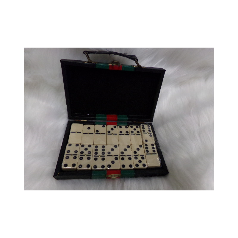 Dominó. Segunda mano.