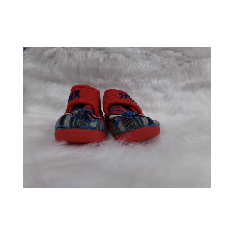 Zapatillas Spiderman nº 23. Segunda mano.