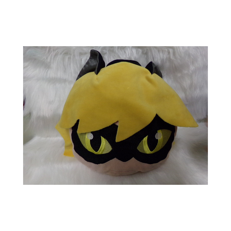 Cojín guarda pijamas. Segunda mano.