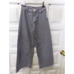Pantalón vaquero gris Zara 10 años. Segunda mano.