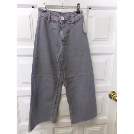 Pantalón vaquero gris Zara 10 años. Segunda mano.