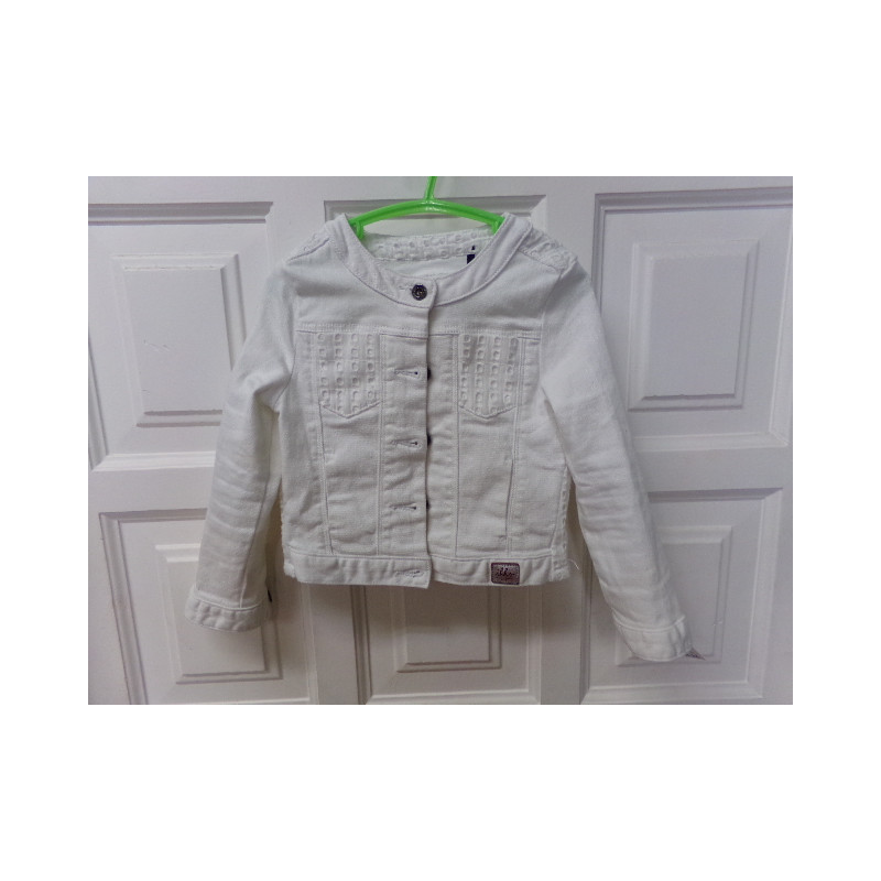 Cazadora vaquera blanca Ikks 3 años. Segunda mano.