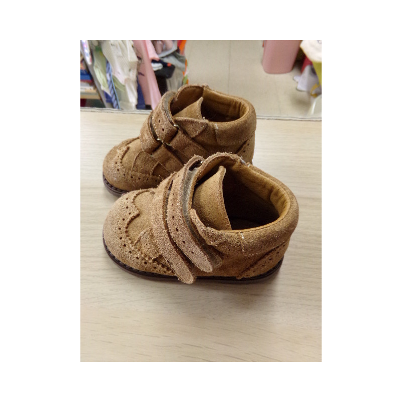 Botita piel vuelta nº 21. Segunda mano.