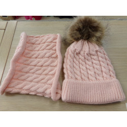 Gorro y cuello 2-3 años. Segunda mano.