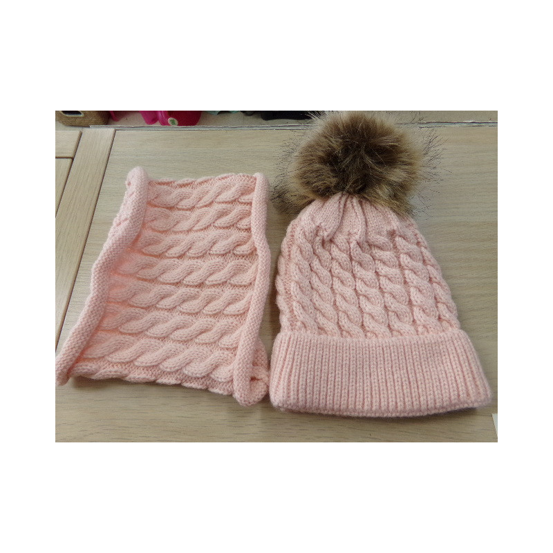 Gorro y cuello 2-3 años. Segunda mano.