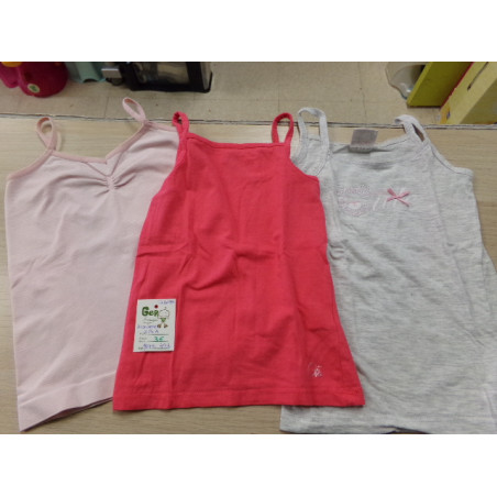 3 camisetas de tirantes 3-4 años. Segunda mano.