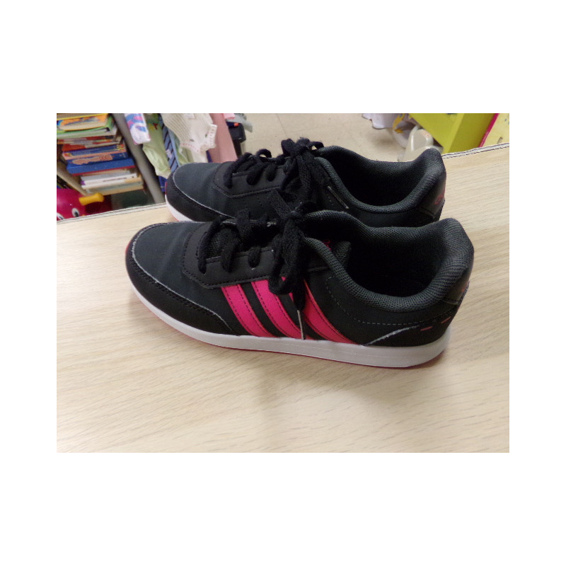 Tenis Adidas nº 36. Segunda mano.