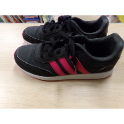 Tenis Adidas nº 36. Segunda mano.