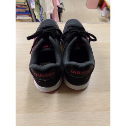 Tenis Adidas nº 36. Segunda mano.