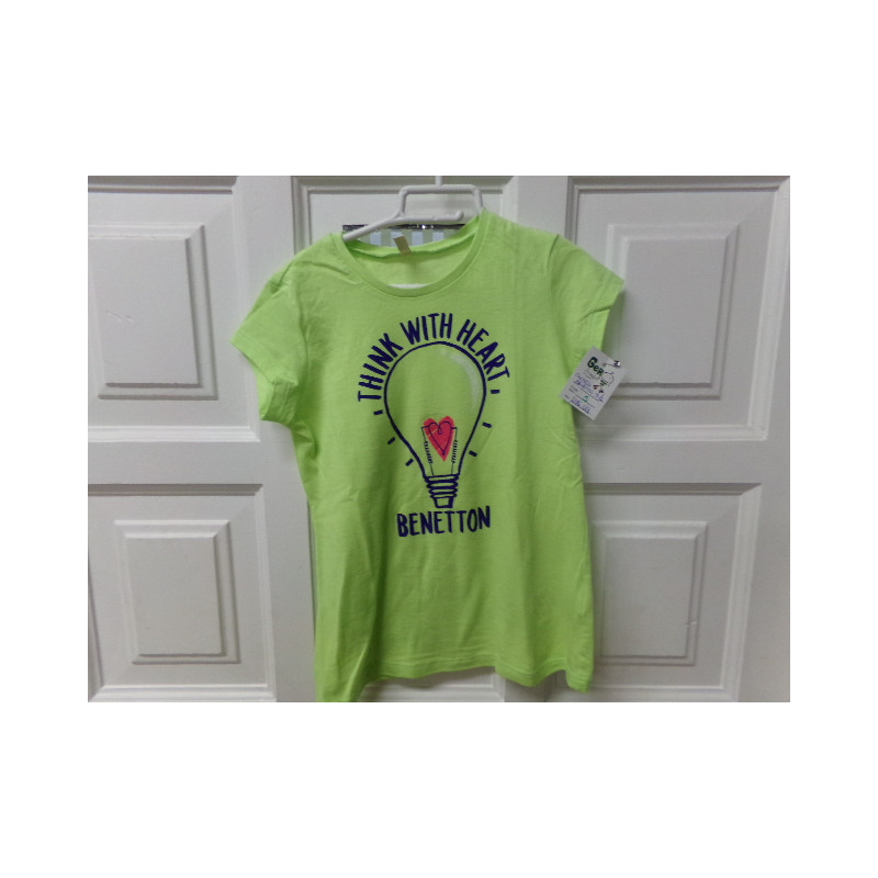 Camiseta Benetton 5-6 años. Segunda mano.