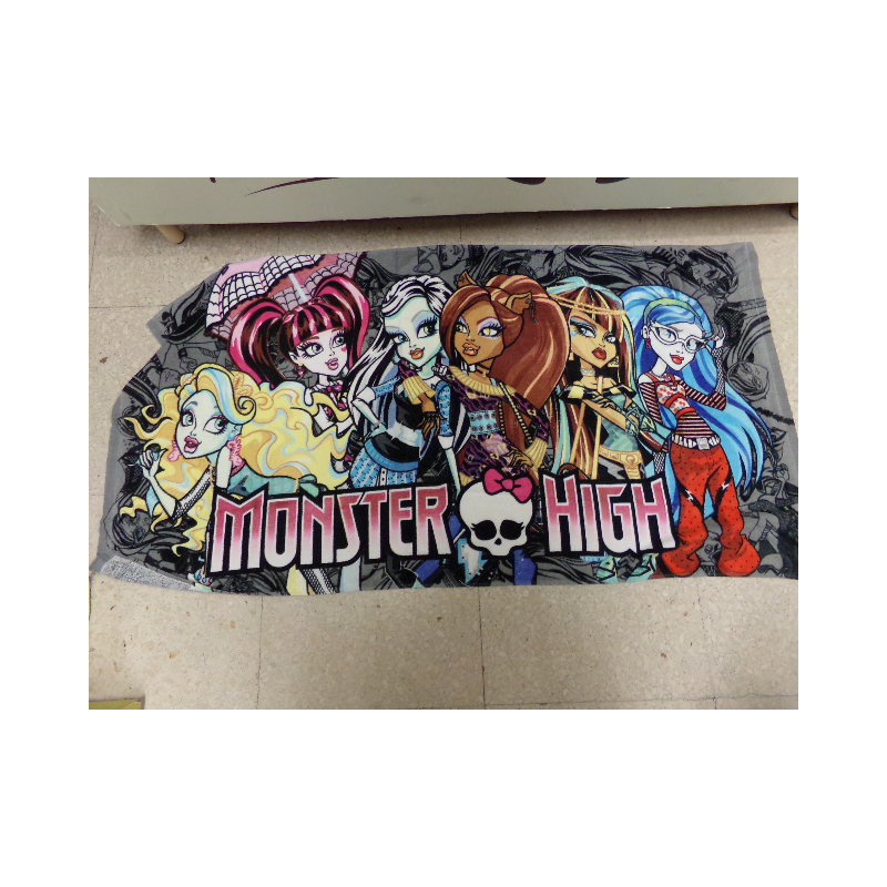 Toalla playa Monster Hihg. Segunda mano.