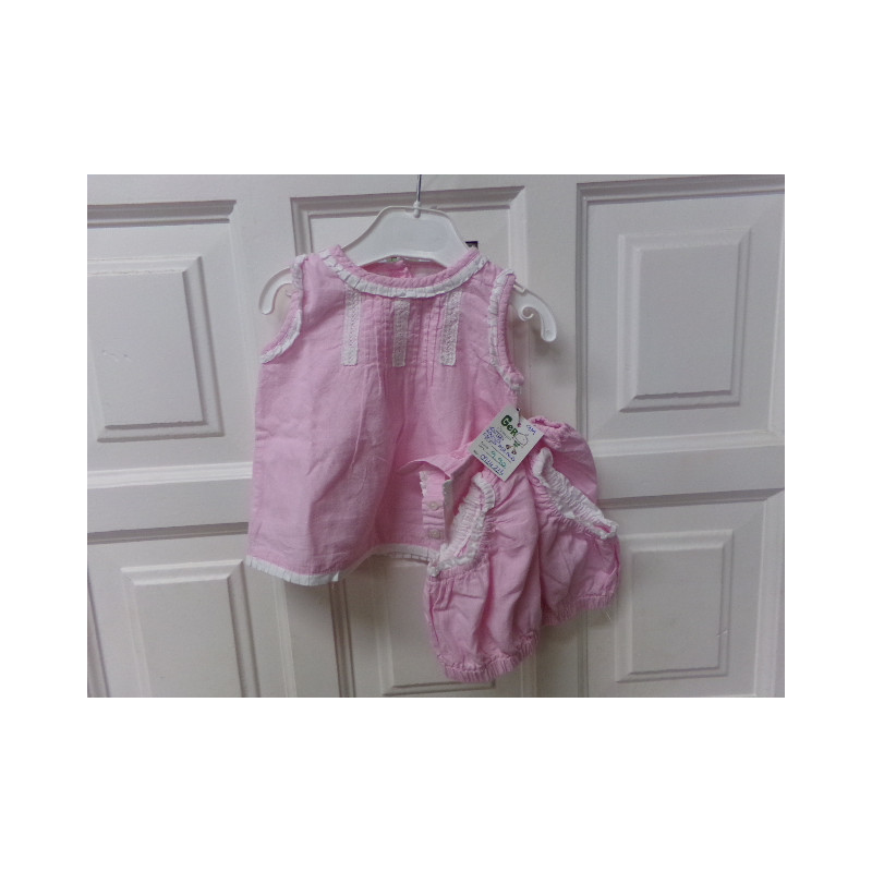 Vestido con capota y ranita 9 meses Patricia Mendiduce. Segunda mano.