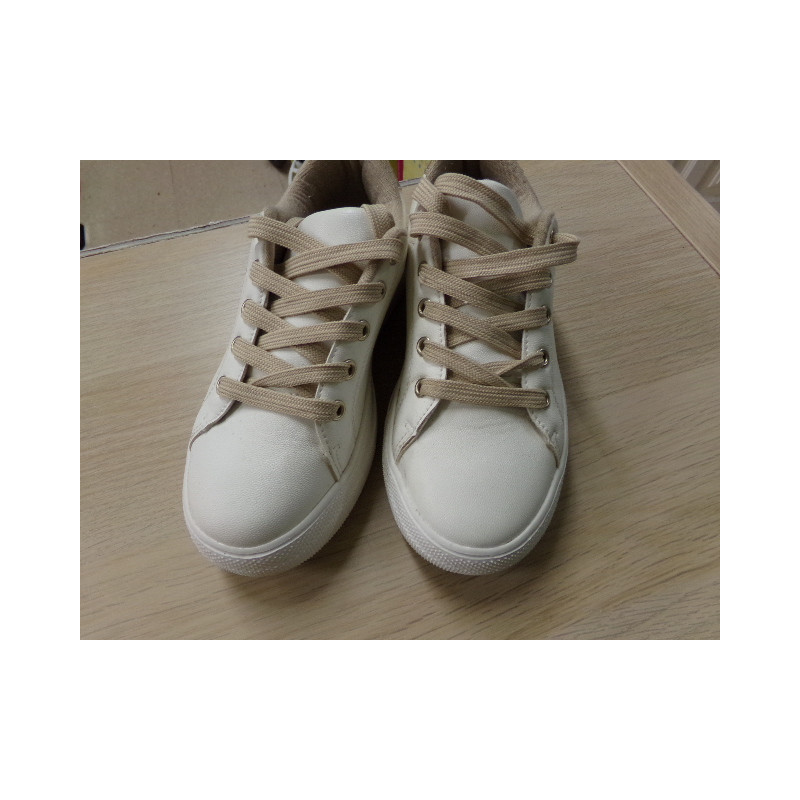 Tenis nº 34. Segunda mano.