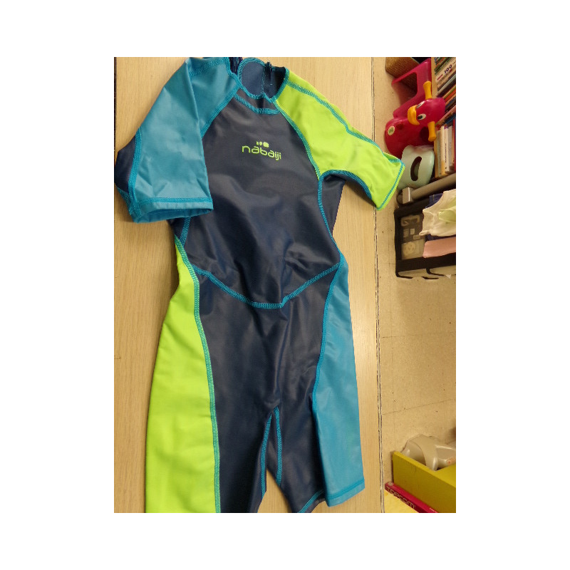 Neopreno 6-7 años. Segunda mano.