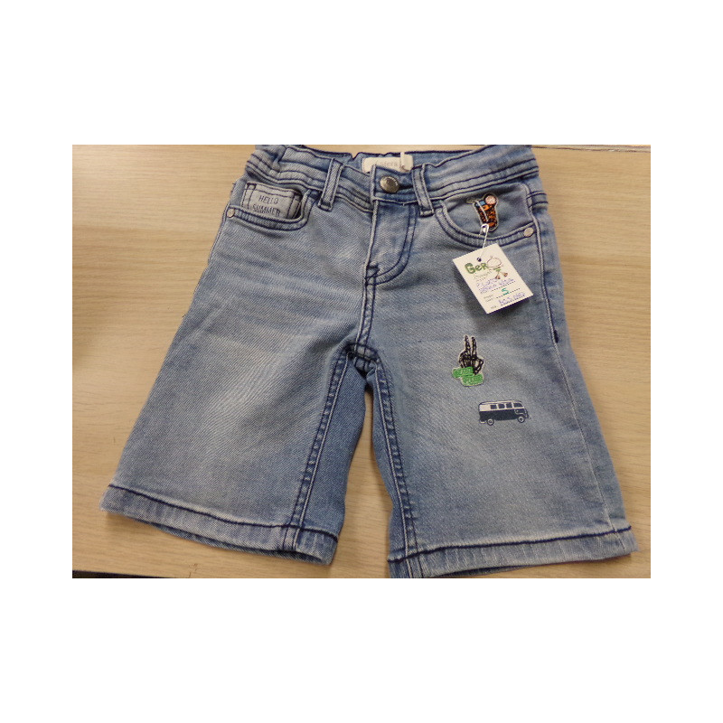 Pantalón corto Sfera 4-5 años. Segunda mano.