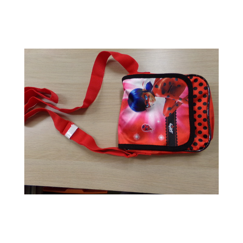 Bolsito bandolera Ladybug. A estrenar.