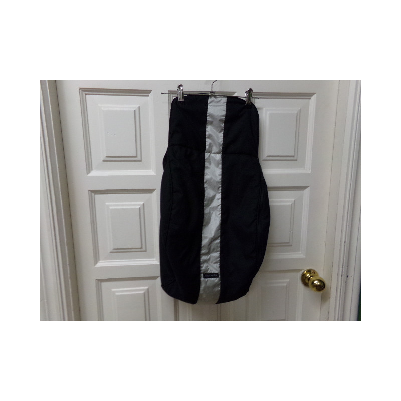 Saco silla de paseo McLaren negro. Segunda mano.