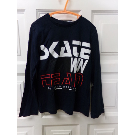 Camiseta azul marino manga larga 8 años. Segunda mano.