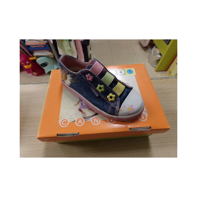 Tenis loneta Pablosky nº 26. Segunda mano.