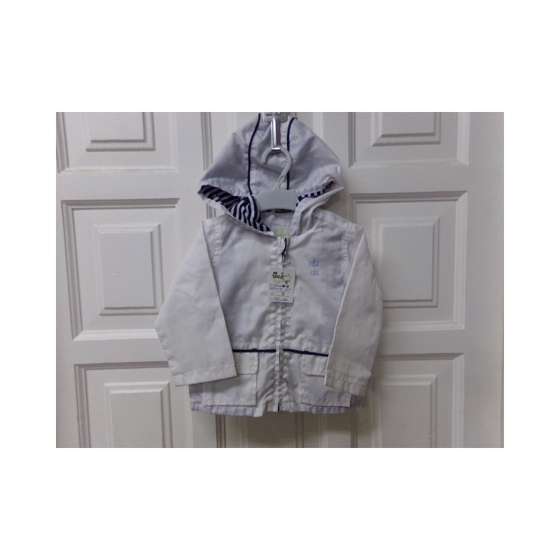 Chubasquero forrado 12-18 meses. Segunda mano.