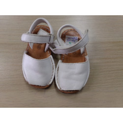 Menorquinas blancas nº 20. Segunda mano.