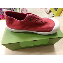 Tenis Victoria rojo nº 33 .Segunda mano.