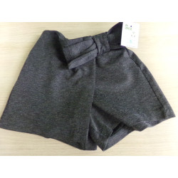 Pantalón corto invierno Zara 6 años. Segunda mano.