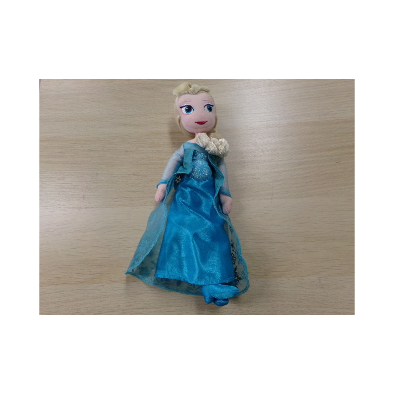 Muñeca blandita Frozen. Segunda mano.